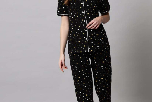 The Psychology of Nightwear: How Comfort and Fabric Lift Sleep for Women